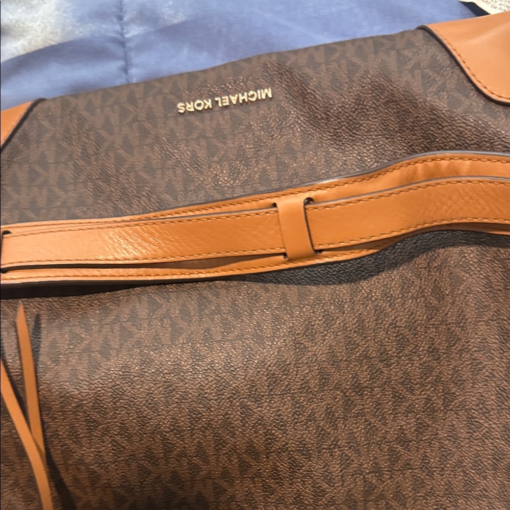 Michael Kors Two-Tone Shoulder Bag - Picture 7 of 10